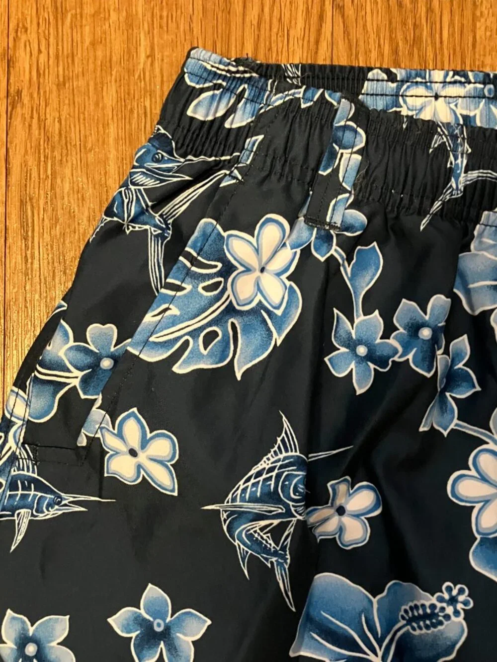 AFTCO Boatbar Volley Swim Shorts Mens Medium Midnight Blue Hibiscus Marlin NWT